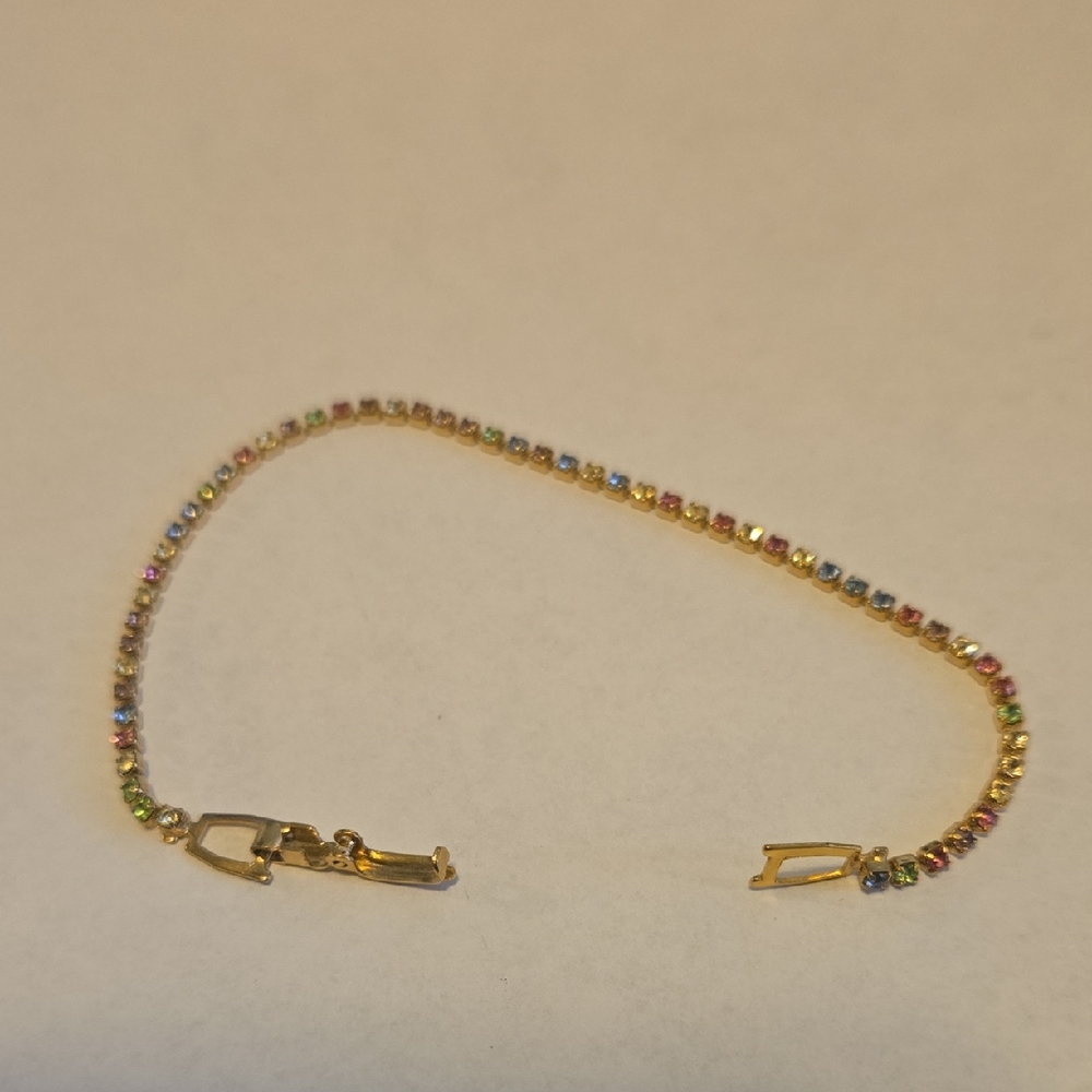 Elegant Multicolor Gold Bracelet
